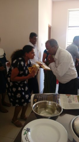 ගර්භනී මව්වරුන් සඳහා දානය